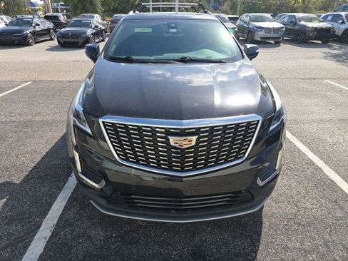 Used 2021 Cadillac XT5 Premium Luxury image 2