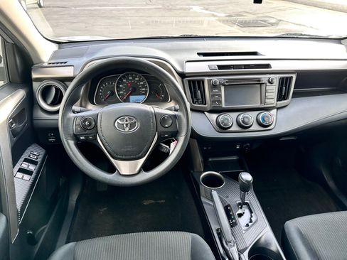 Used 2015 Toyota RAV4 LE AWD/4WD image 7