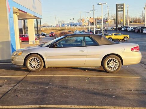 Used 2006 Chrysler Sebring Convertible w/ Spring Special Group image 2