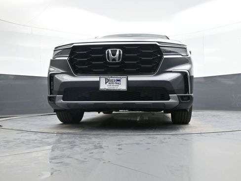 Certified 2023 Honda Pilot Touring image 29