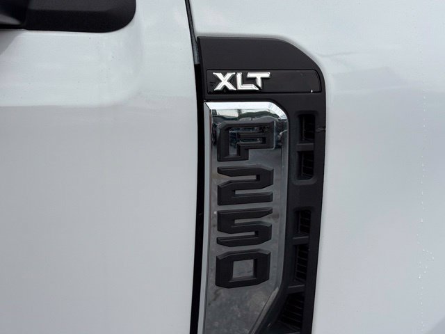 Used 2024 Ford F250 XLT AWD/4WD image 30