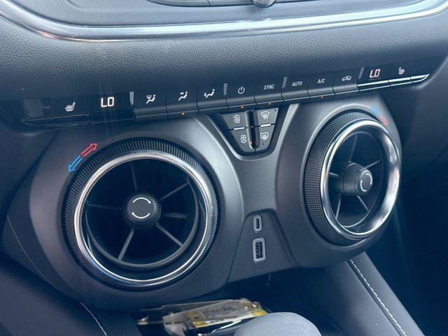 New 2026 Chevrolet Blazer LT w/ Convenience Package FWD image 17