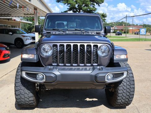Used 2020 Jeep Gladiator Sport w/ Quick Order Package 24S AWD/4WD image 2