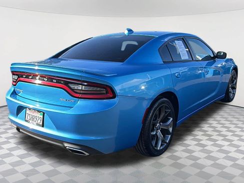 Used 2015 Dodge Charger SXT RWD image 5