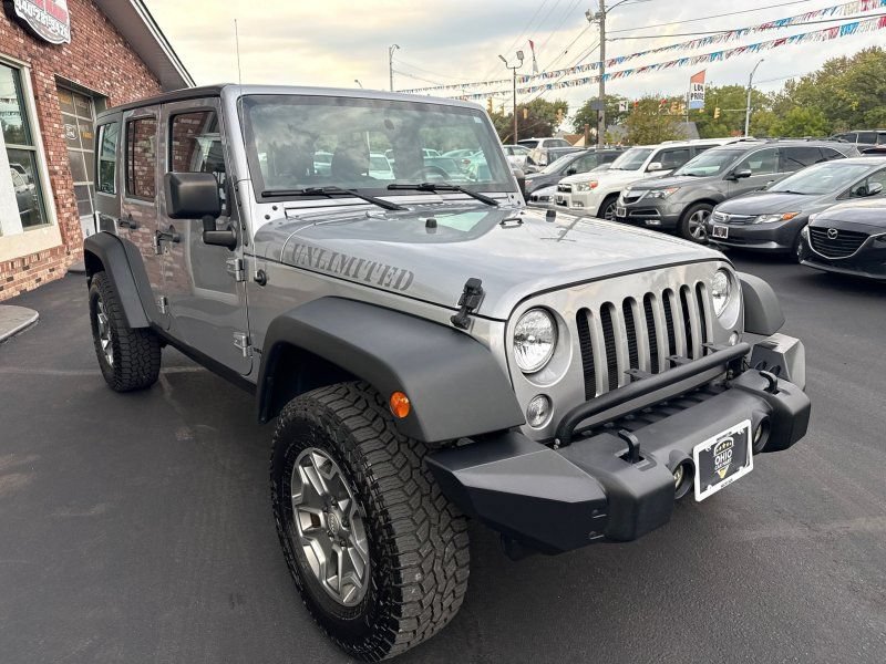 Used 2016 Jeep Wrangler Unlimited Sport w/ Connectivity Group AWD/4WD image 3