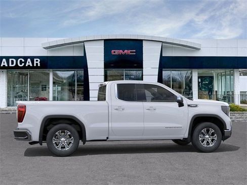 New 2026 GMC Sierra 1500 SLE image 5
