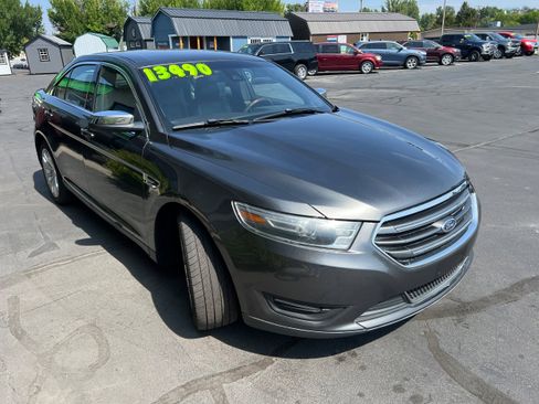 Used 2018 Ford Taurus Limited image 3