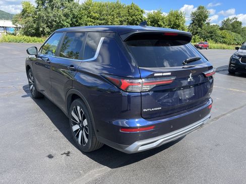 Used 2025 Mitsubishi Outlander SE AWD/4WD image 5