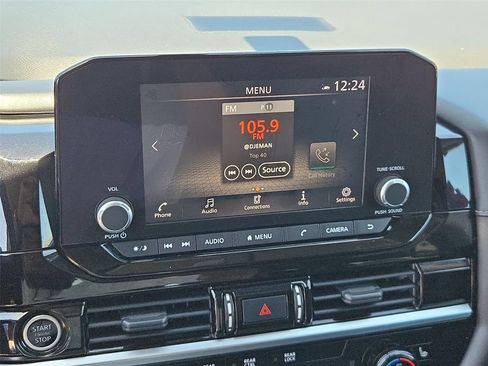 Used 2022 Nissan Pathfinder SV FWD image 26