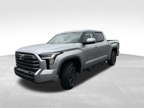 Used 2024 Toyota Tundra Limited w/ Power Package image 7