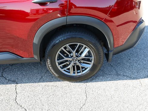 Used 2023 Nissan Rogue S AWD/4WD image 4