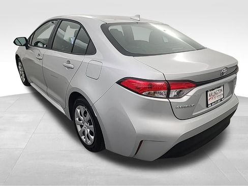 Used 2025 Toyota Corolla LE image 6