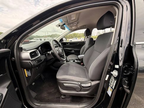 Used 2018 Kia Sorento FWD image 16