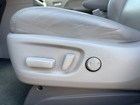 Used 2015 Toyota Sienna XLE w/ XLE Navigation Package image 10