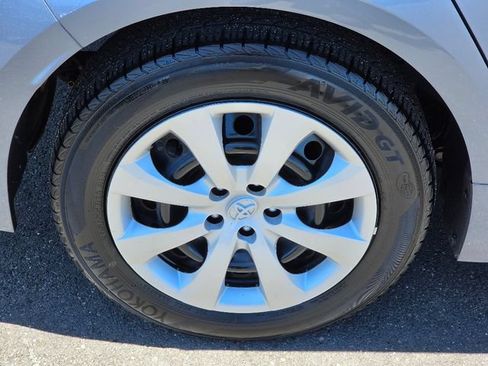 Used 2023 Toyota Corolla LE w/ Carpet Mat Package (TMS) FWD image 12