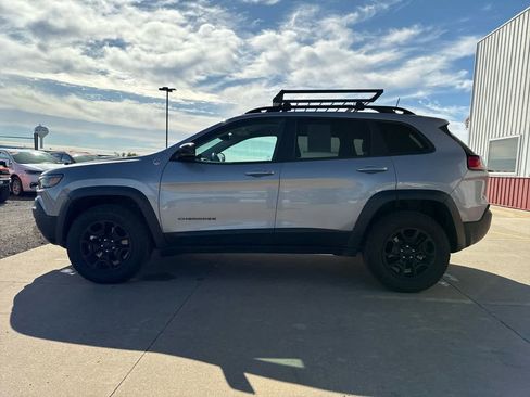 Used 2022 Jeep Cherokee Trailhawk w/ Premium Leather Package image 9