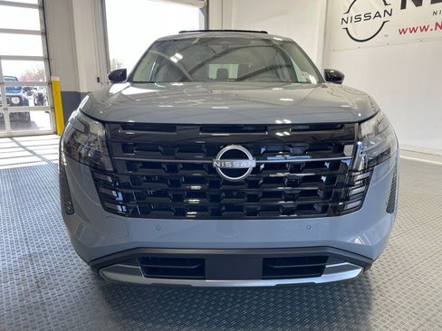 New 2026 Nissan Pathfinder Platinum image 3