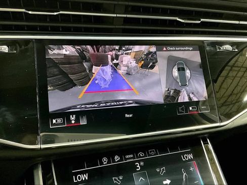Used 2023 Audi Q7 3.0T Premium AWD/4WD image 17