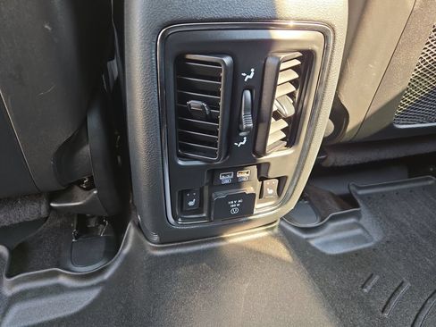 Used 2019 Jeep Grand Cherokee Summit w/ Platinum Series Group AWD/4WD image 27