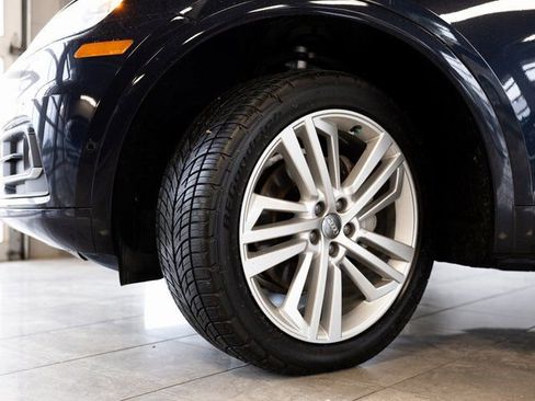 Used 2019 Audi Q5 Prestige w/ Prestige Package image 11