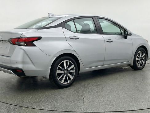 Used 2025 Nissan Versa SV image 9