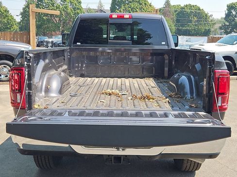 New 2026 RAM 2500 Laramie AWD/4WD image 10