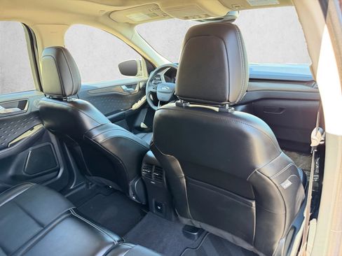 Used 2020 Ford Escape Titanium w/ Titanium Premium Package 2.0 AWD/4WD image 26