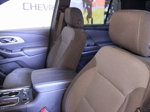 Used 2023 Chevrolet Traverse LT image 20