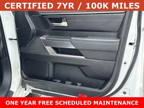 Used 2022 Toyota Tundra SR5 w/ SR5 Convenience Package AWD/4WD image 8