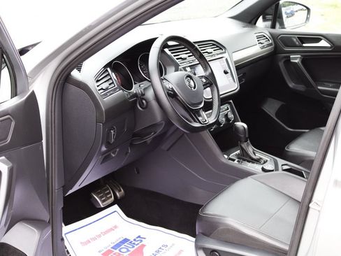 Used 2021 Volkswagen Tiguan SE R-Line AWD/4WD image 16