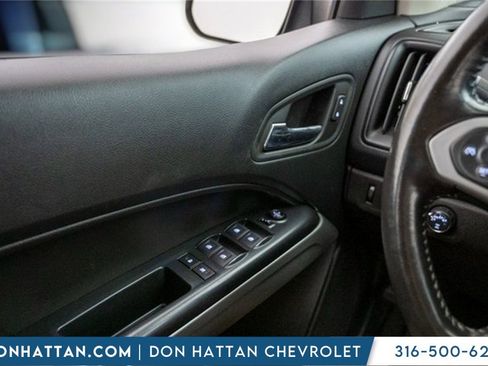 Used 2022 Chevrolet Colorado LT w/ LT Convenience Package image 16