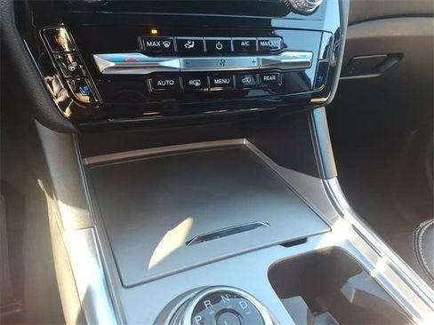 Used 2022 Ford Explorer Limited w/ Equipment Group 301A image 18