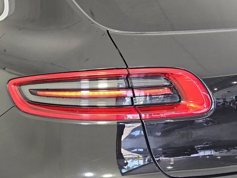 Used 2018 Porsche Macan S AWD/4WD image 31