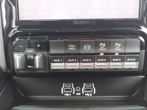 New 2026 RAM 2500 Laramie w/ Night Edition image 32