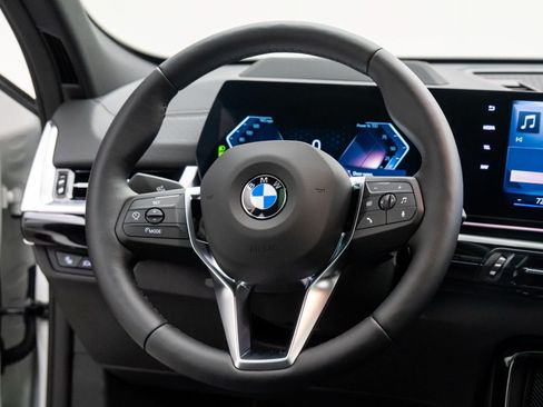 New 2026 BMW X2 xDrive28i w/ Technology Package AWD/4WD image 11
