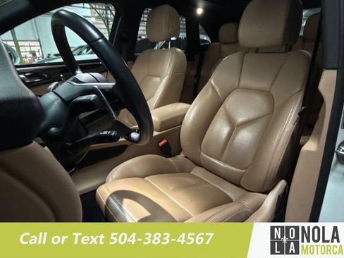 Used 2023 Porsche Macan AWD/4WD image 25