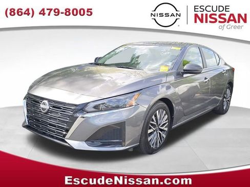 Certified 2025 Nissan Altima 2.5 SV image 3