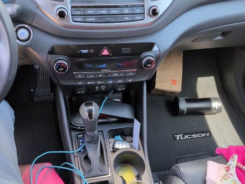 Used 2017 Hyundai Tucson Limited FWD image 11