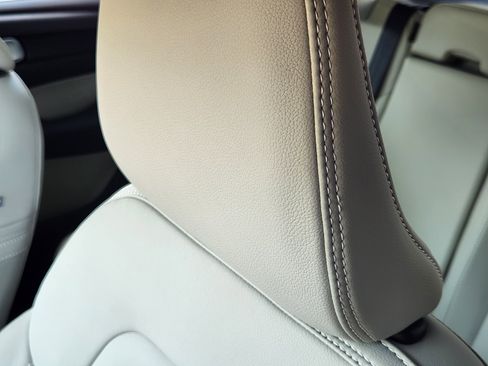 New 2026 Volvo XC40 B5 Ultra w/ Protection Package Premier image 15