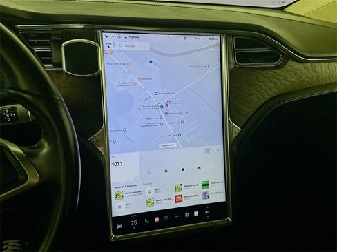 Used 2017 Tesla Model X 75D image 19