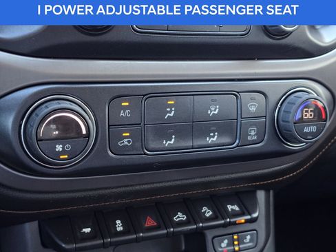 Used 2022 GMC Canyon AT4 image 23