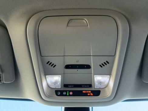 Used 2021 Buick Enclave Essence w/ Sound and Sites Package FWD image 7