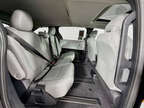 New 2026 Toyota Sienna XLE FWD image 27