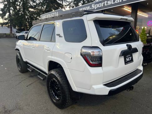 Used 2019 Toyota 4Runner TRD Off-Road Premium AWD/4WD image 3