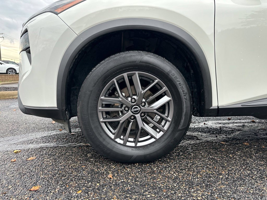Used 2024 Nissan Rogue S AWD/4WD image 17