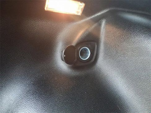 Certified 2022 Jeep Cherokee Latitude Lux w/ Sun & Sound Group image 14