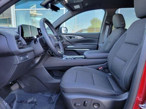 Used 2026 Chevrolet Traverse LT w/ Driver Confidence Package AWD/4WD image 12