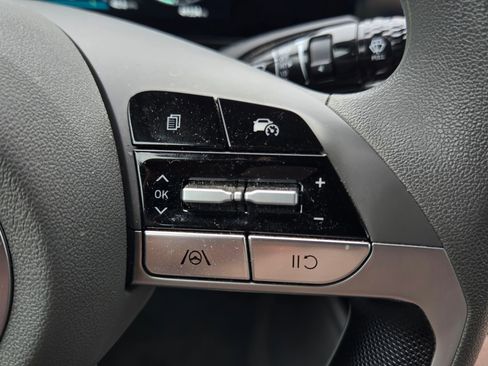 Used 2024 Hyundai Elantra SEL image 25