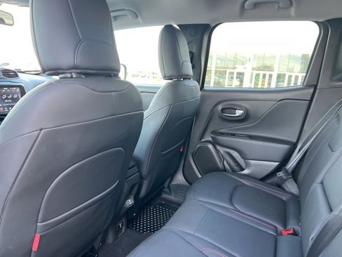 Used 2022 Jeep Renegade Trailhawk image 33