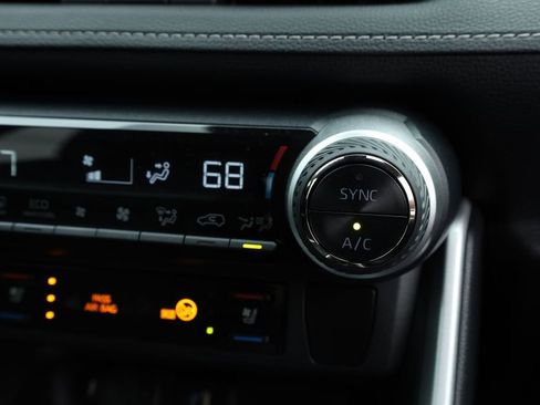 Used 2024 Toyota RAV4 Limited image 32